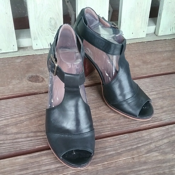 Nine West Black Leather Sandals Size 9.5 - Picture 1 of 5